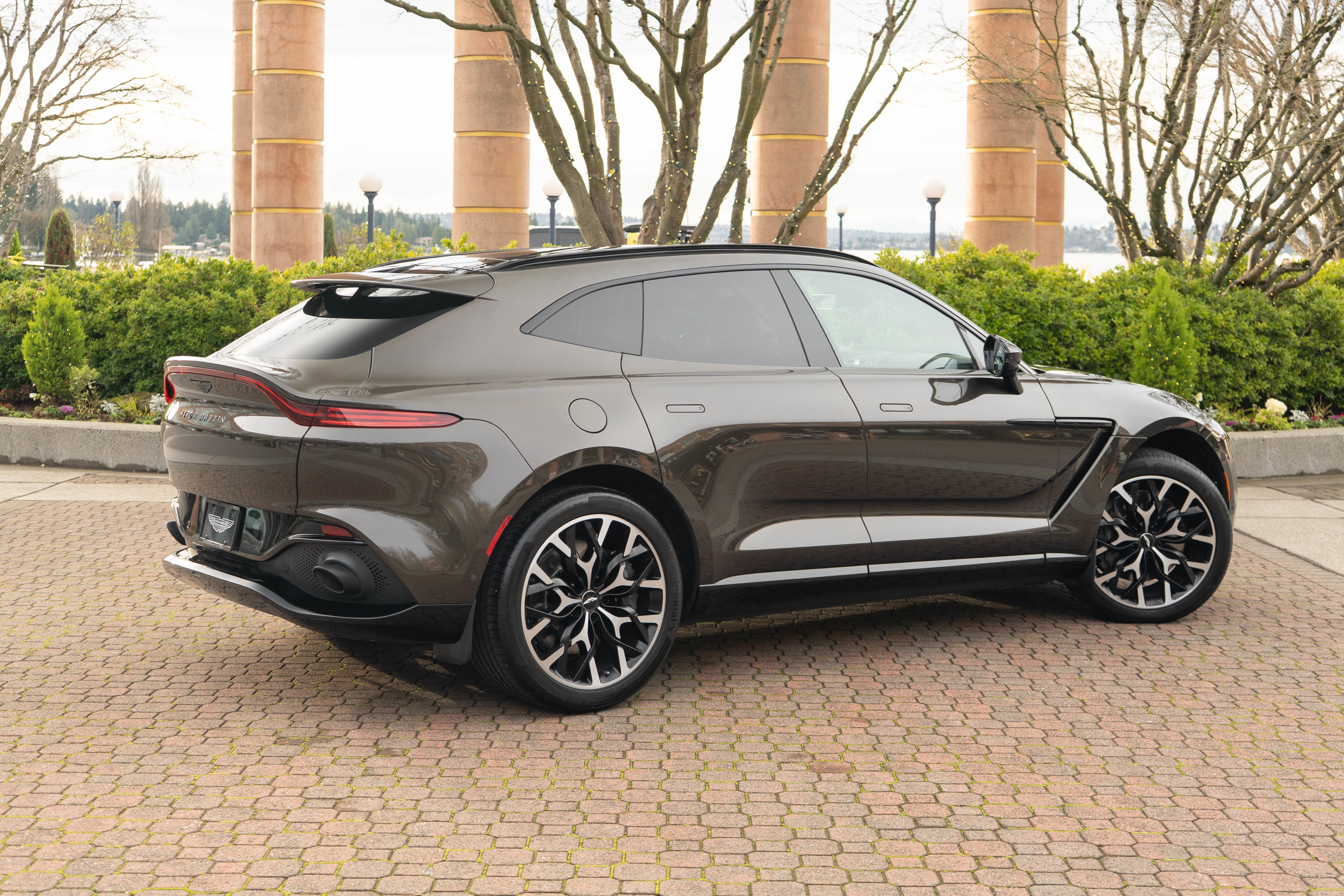Used 2021 Aston Martin DBX image 54
