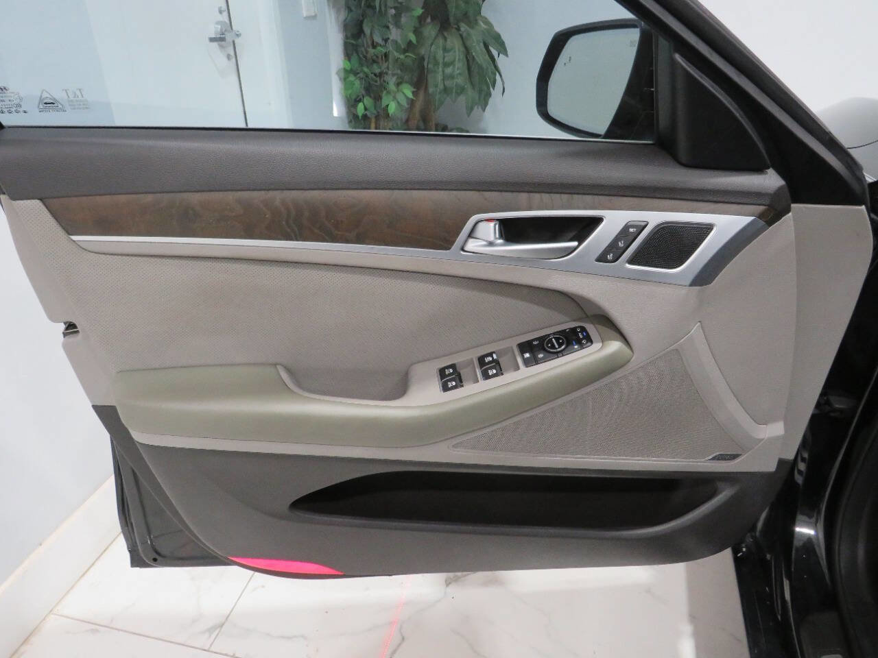 Used 2015 Hyundai Genesis 3.8 w/ Option Group 04 image 30