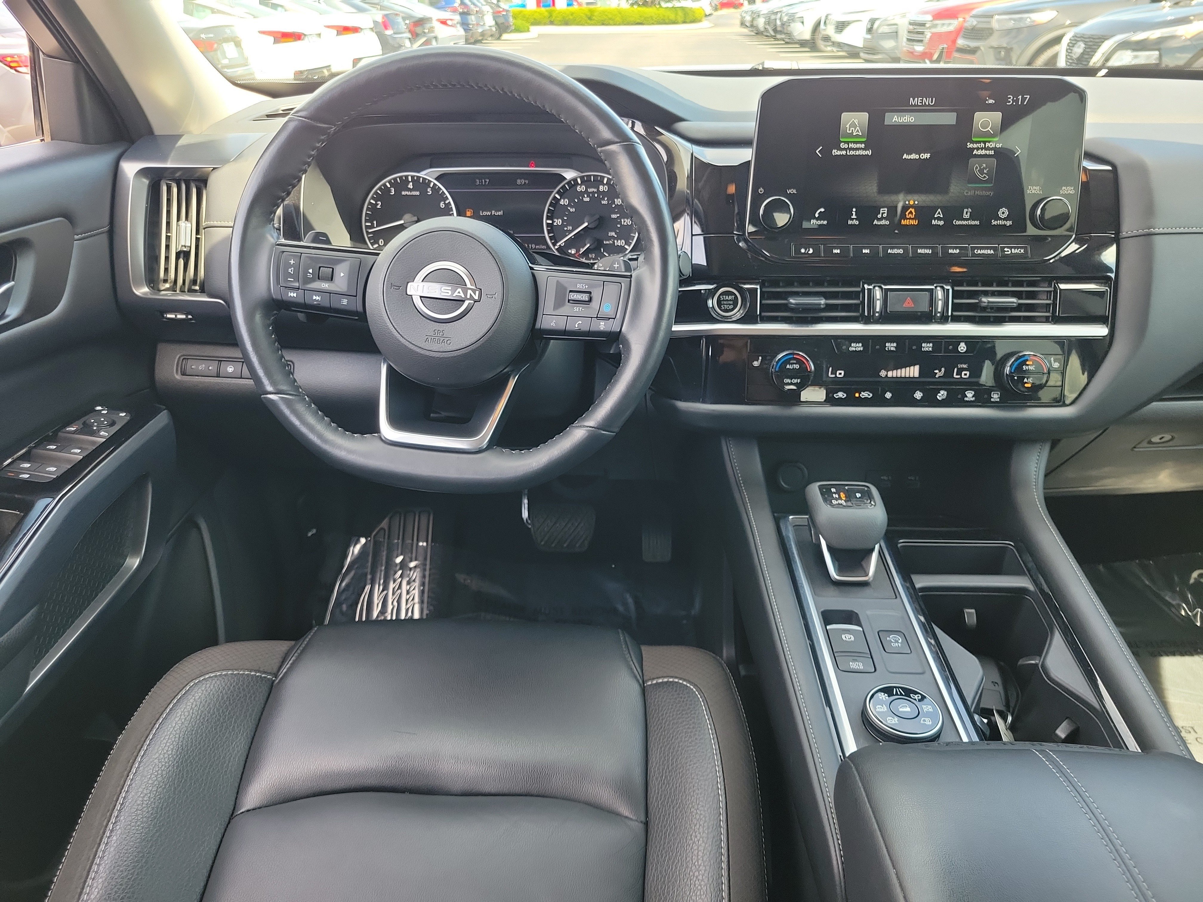 Certified 2024 Nissan Pathfinder SL w/ Black Appearance Package AWD/4WD image 10