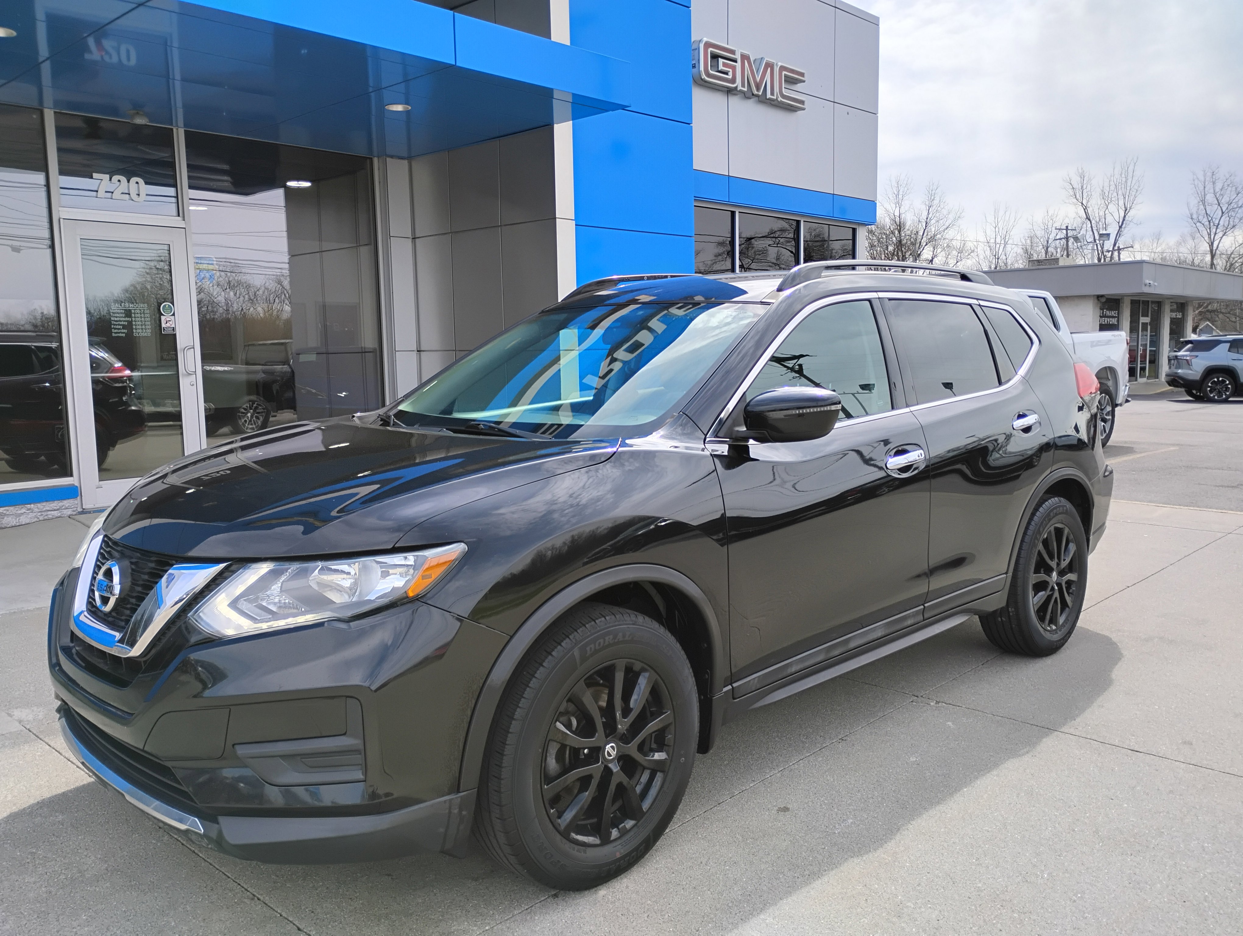 Used 2017 Nissan Rogue SV w/ Midnight Edition Package FWD image 29