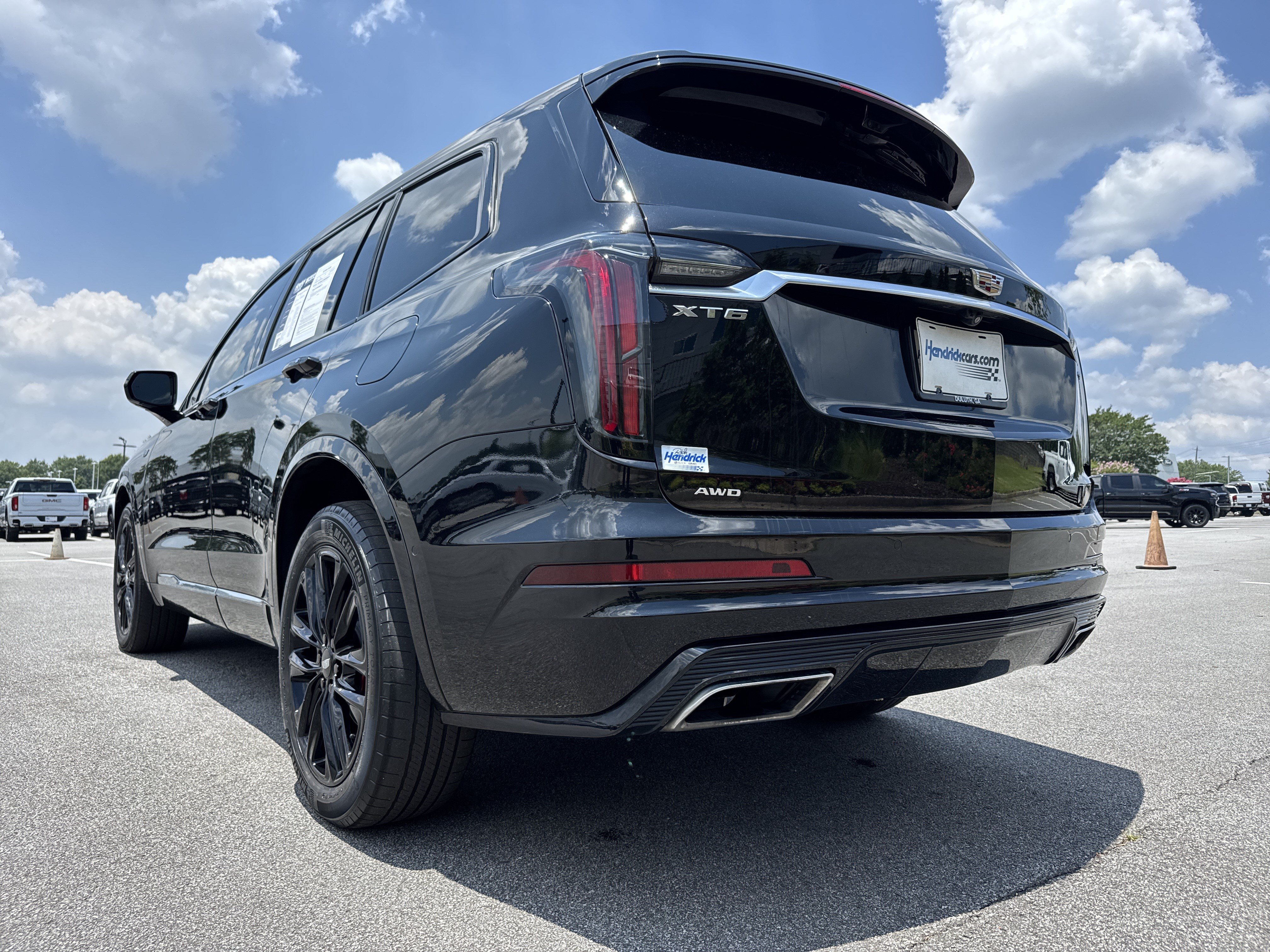 Used 2023 Cadillac XT6 Sport w/ Technology Package AWD/4WD image 8