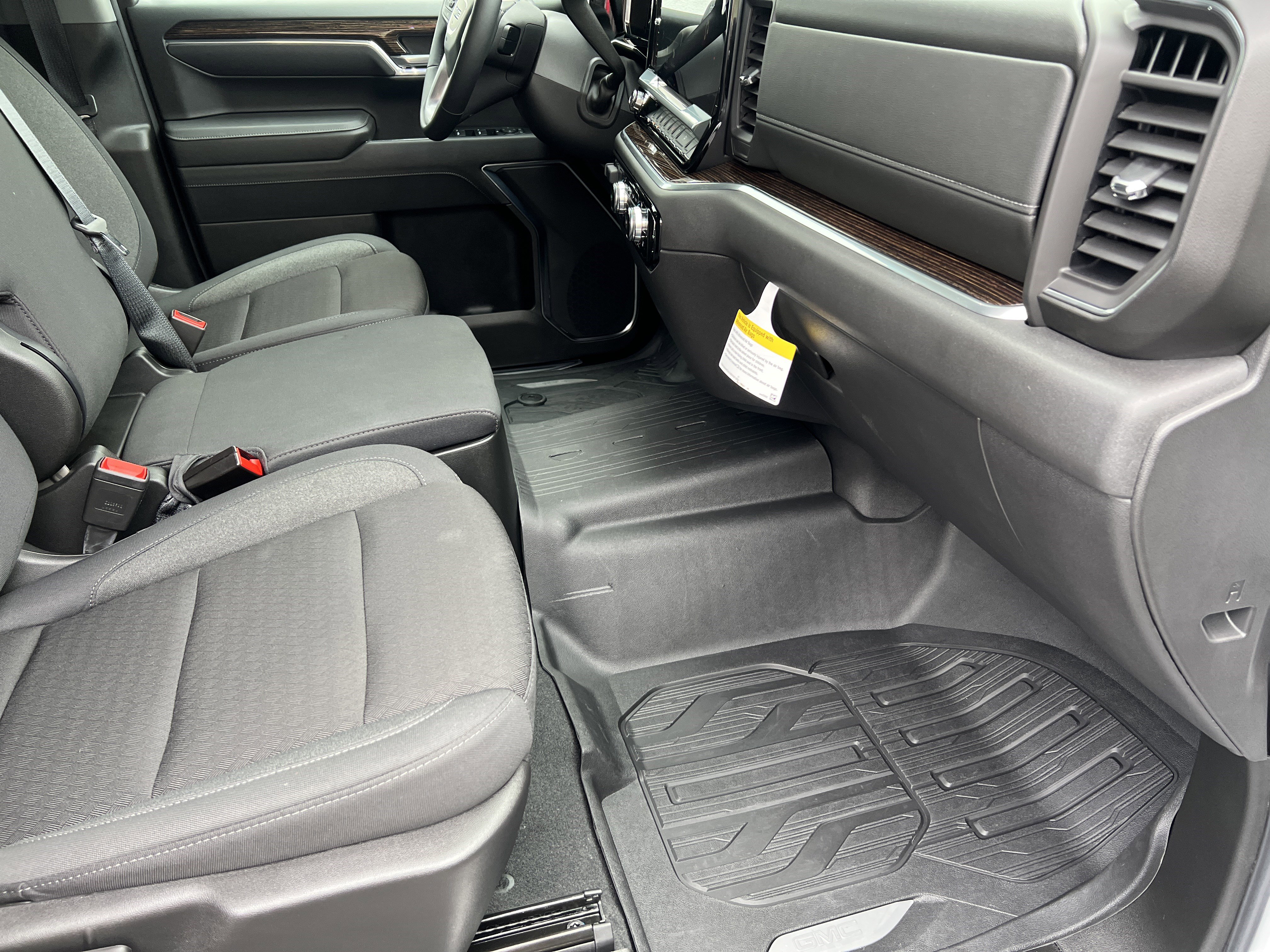 Used 2025 GMC Sierra 1500 Elevation image 24