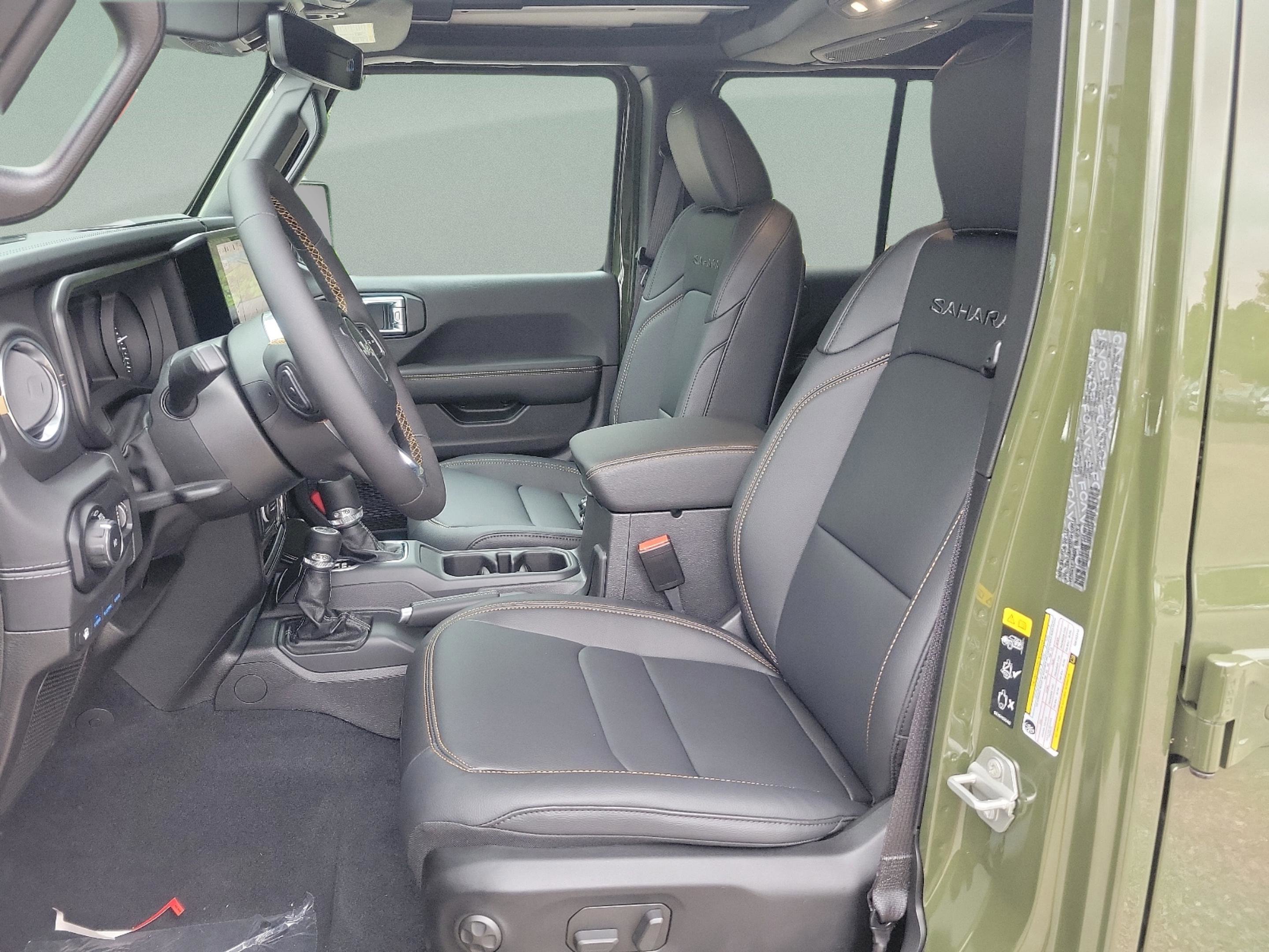 New 2024 Jeep Wrangler Sahara w/ Technology Group AWD/4WD image 8