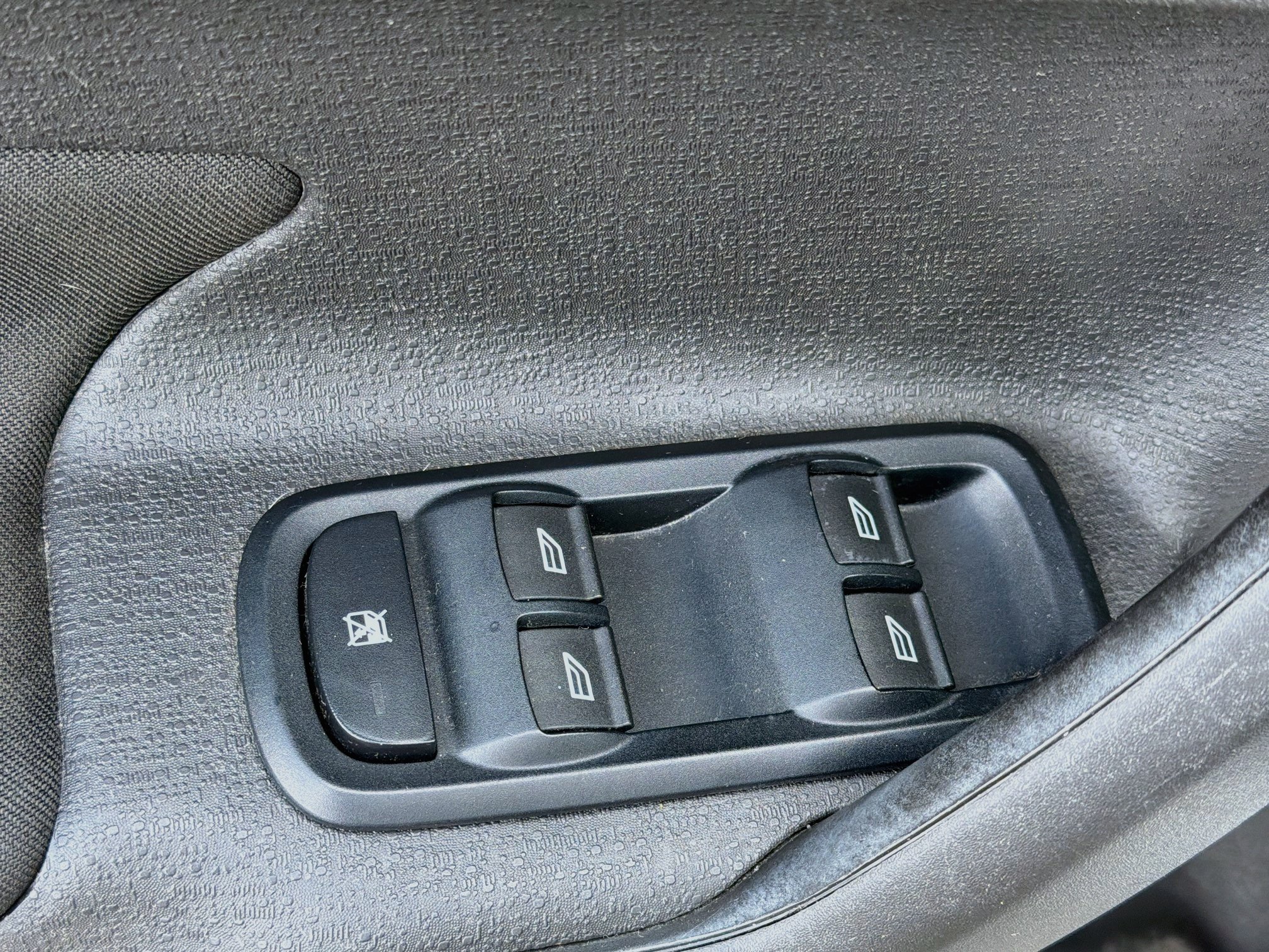 Used 2018 Ford Fiesta SE FWD image 21