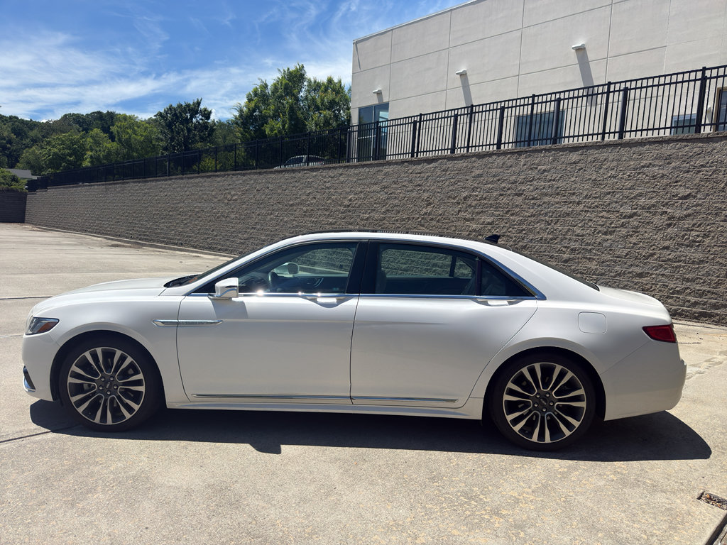 Used 2018 Lincoln Continental Select w/ Continental Climate Package AWD/4WD image 8