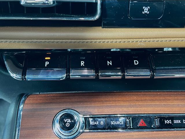 Used 2023 Lincoln Aviator Reserve w/ Equipment Group 201A image 23