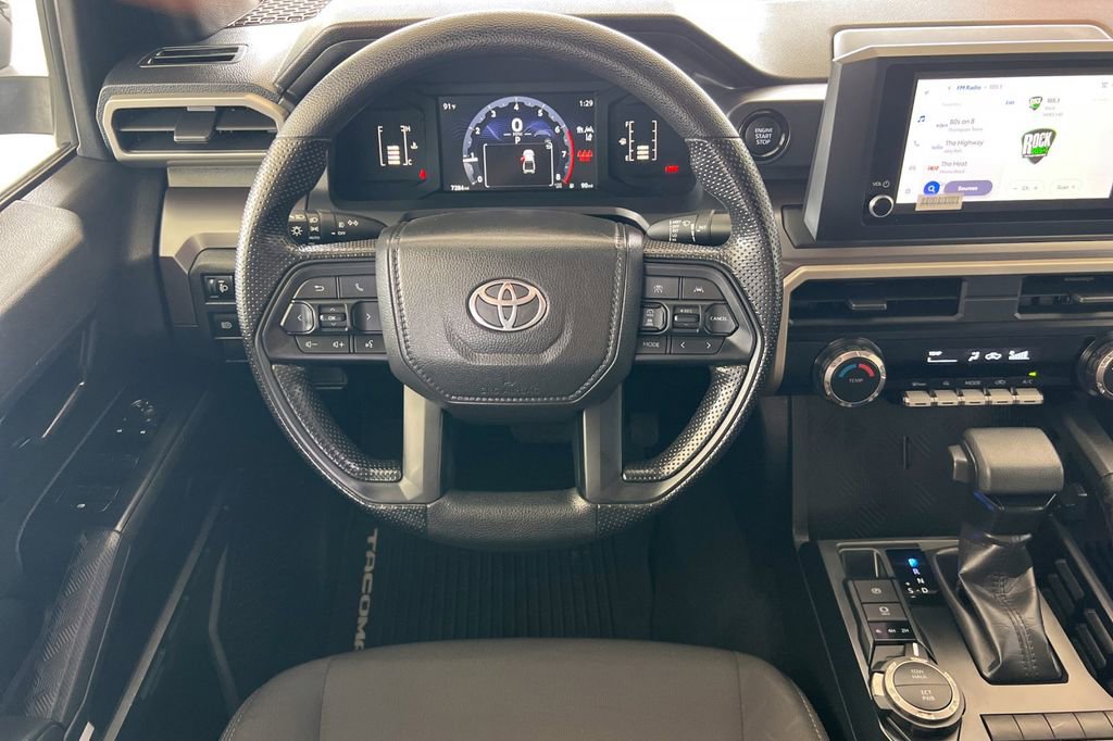 Certified 2025 Toyota Tacoma SR5 AWD/4WD image 17
