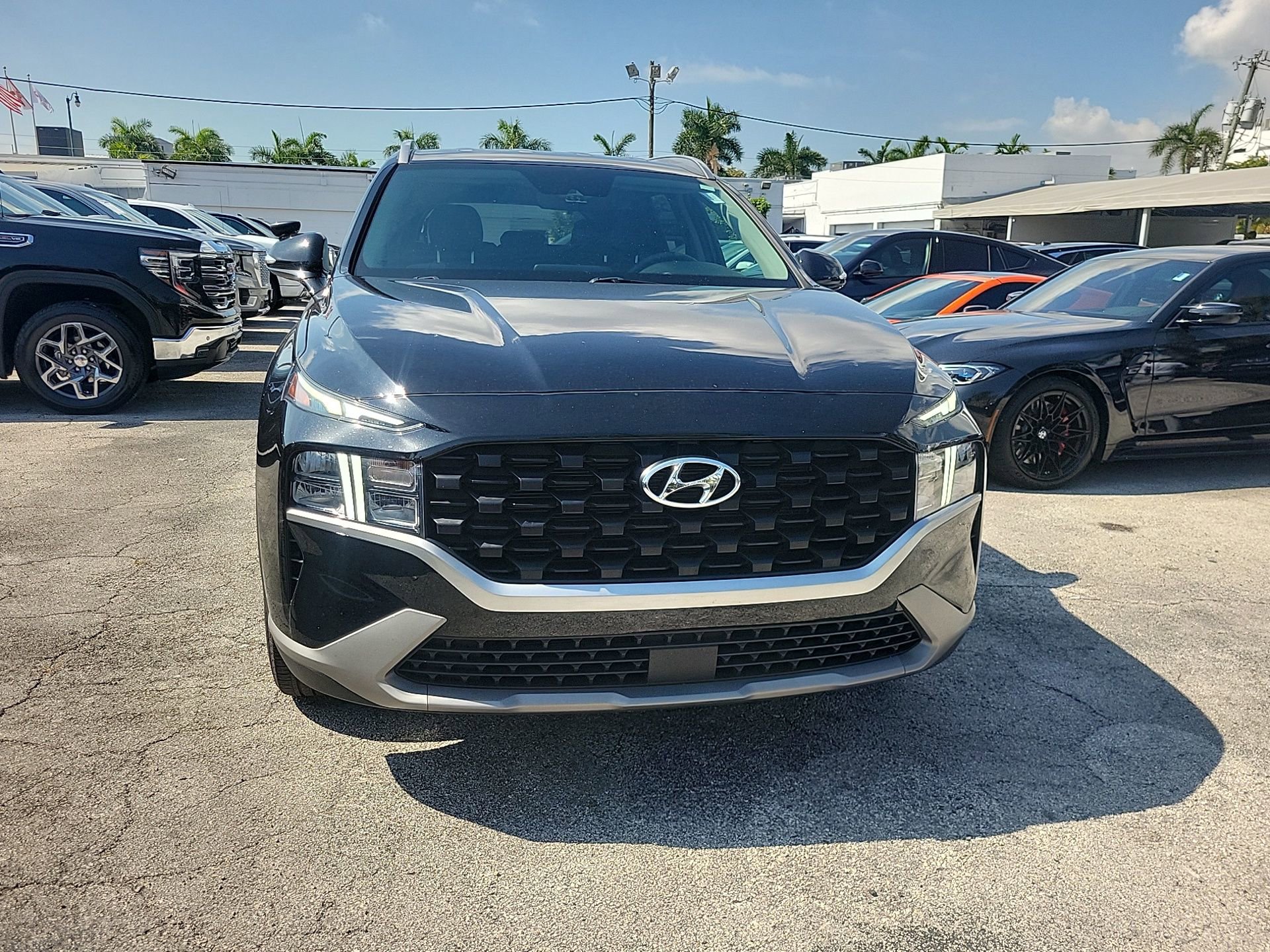 Used 2023 Hyundai Santa Fe SEL FWD image 4