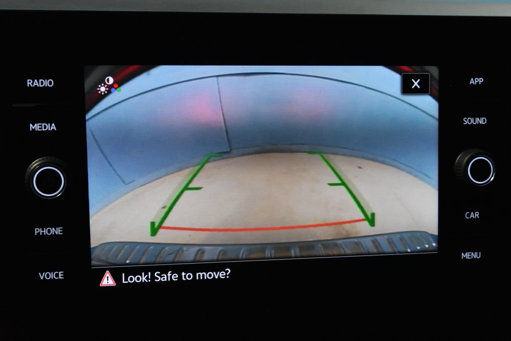 Used 2025 Volkswagen Jetta SE FWD image 12