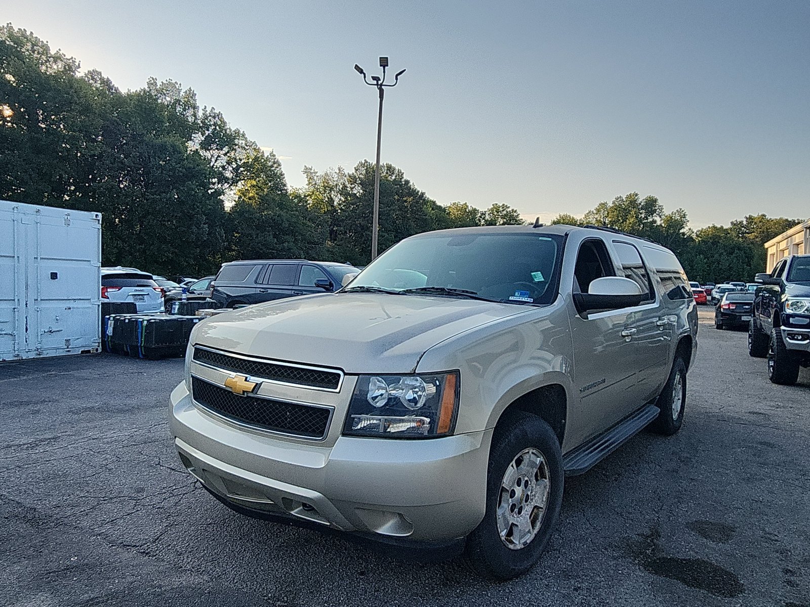 Used 2013 Chevrolet Suburban LS w/ Convenience Package 1 AWD/4WD image 1