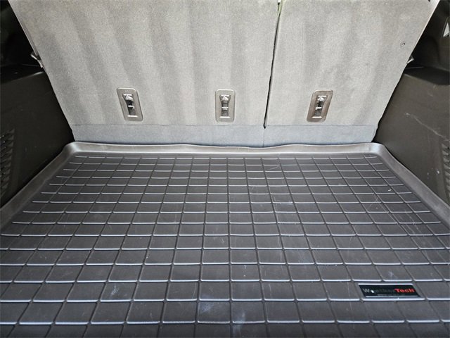 Used 2024 GMC Yukon XL Denali w/ Advanced Technology Package image 33