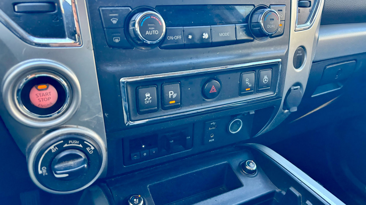 Used 2018 Nissan Titan PRO-4X w/ Pro-4x Convenience Package image 22