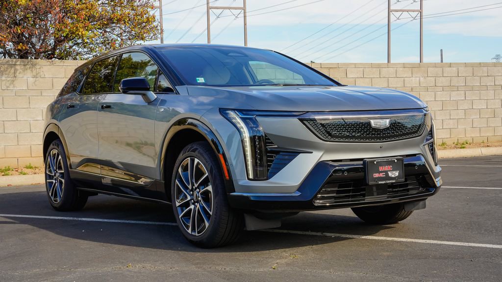 New 2026 Cadillac Optiq Sport 1 w/ LPO, Floor Liner Package image 5