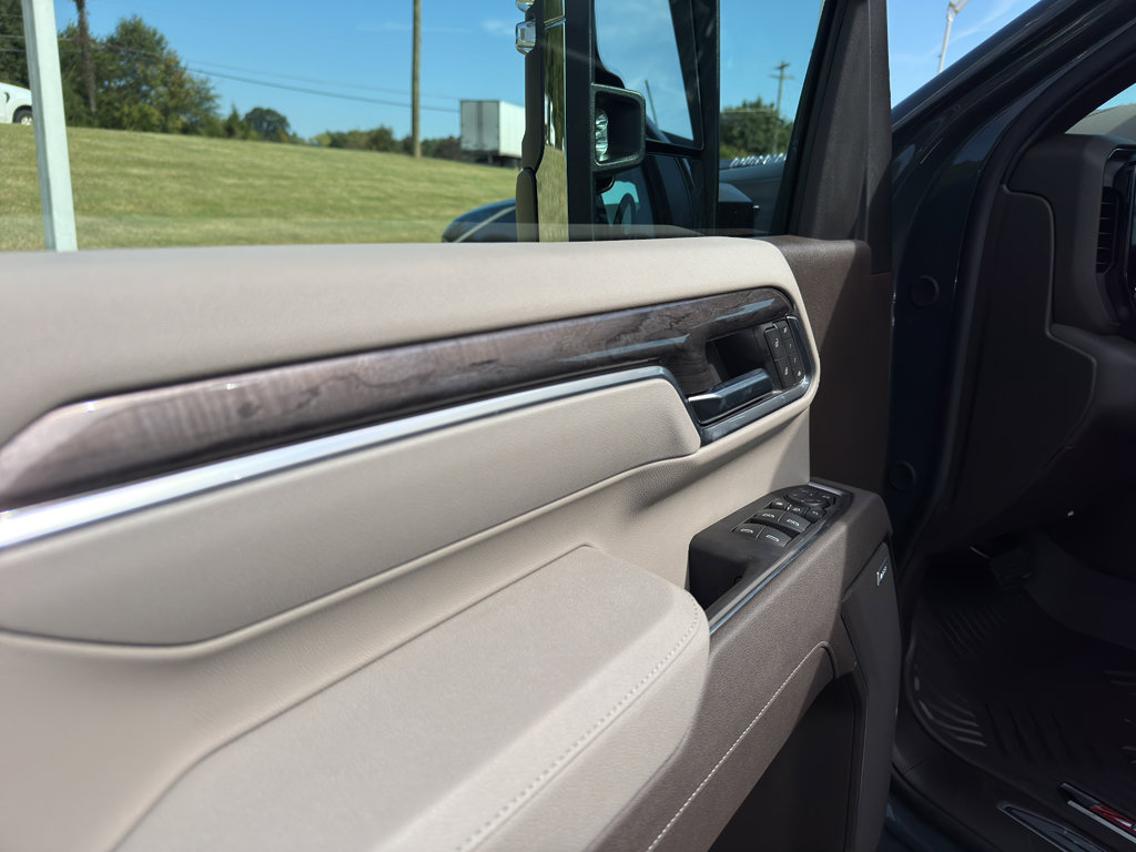 New 2026 Chevrolet Silverado 2500 LTZ w/ LTZ Convenience Package image 17