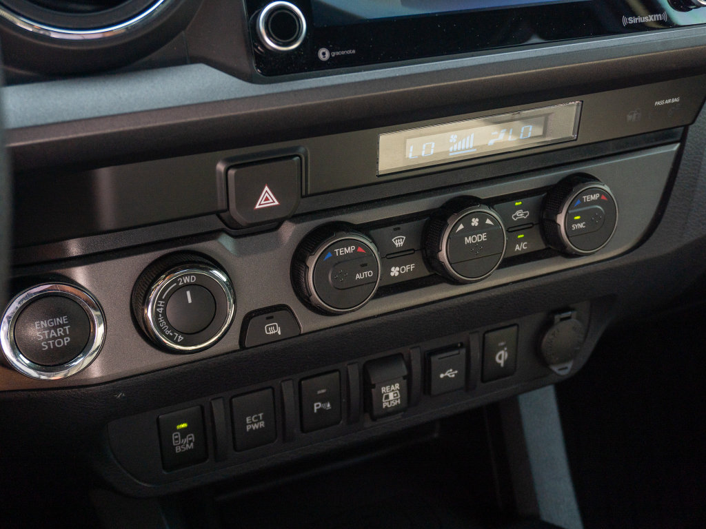 Used 2021 Toyota Tacoma TRD Off-Road w/ Technology Package AWD/4WD image 24