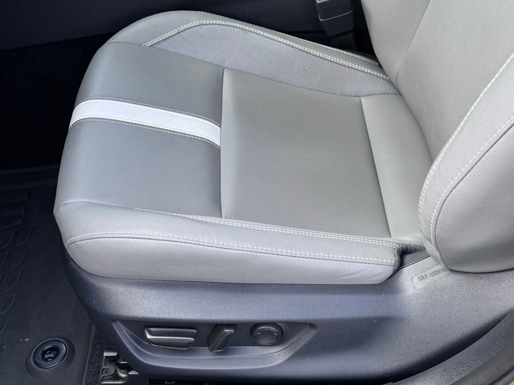 Used 2025 Toyota Camry SE FWD image 24