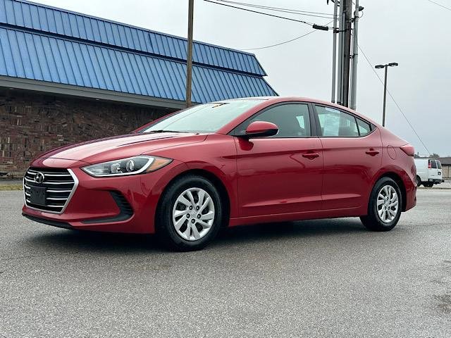 Used 2018 Hyundai Elantra SE image 2