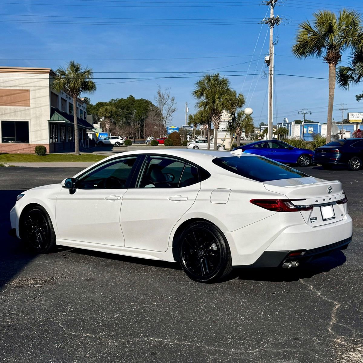 Used 2025 Toyota Camry SE FWD image 5