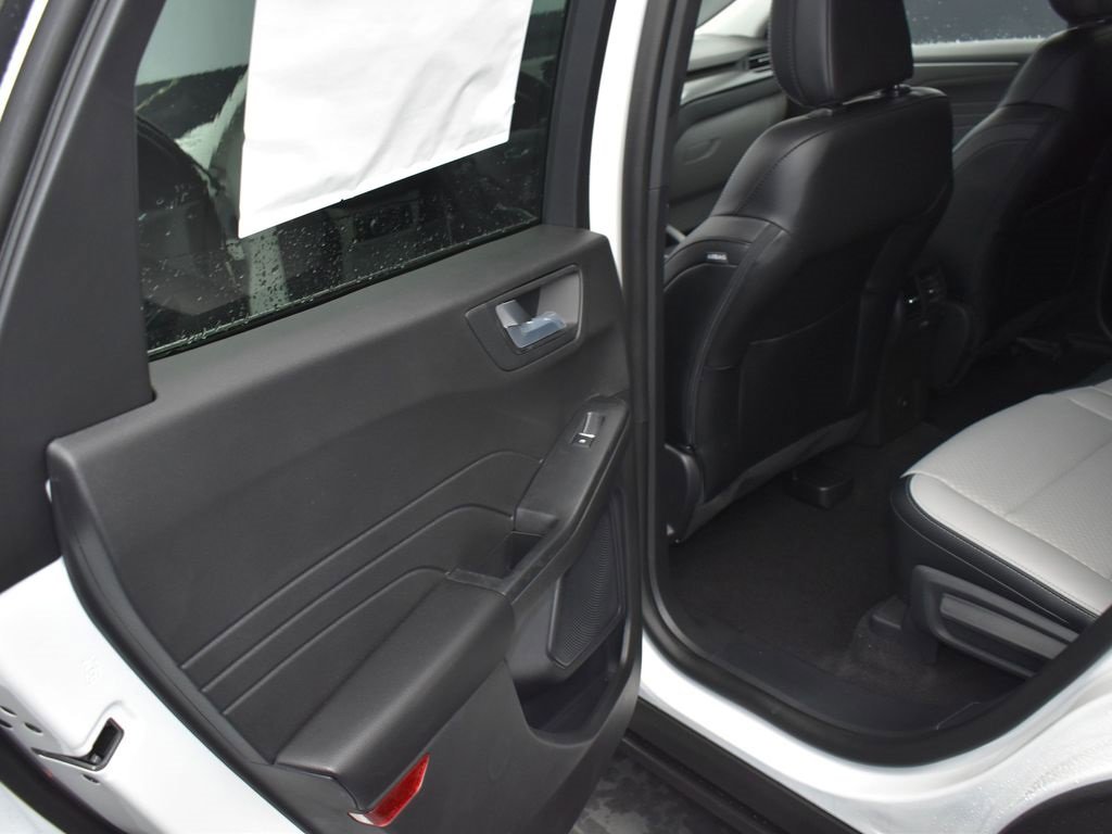 New 2025 Ford Escape SE image 12