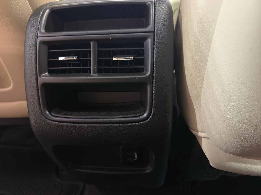 Used 2017 Cadillac XT5 Luxury w/ Driver Awareness Package AWD/4WD image 27