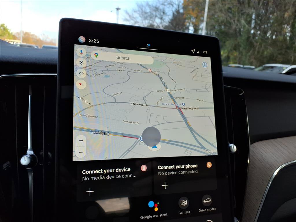 New 2026 Volvo XC60 B5 Plus w/ Protection Package Premier image 17