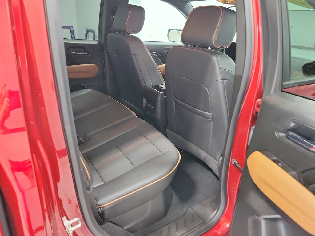 Used 2025 GMC Canyon AT4 w/ Nightfall Edition AWD/4WD image 17