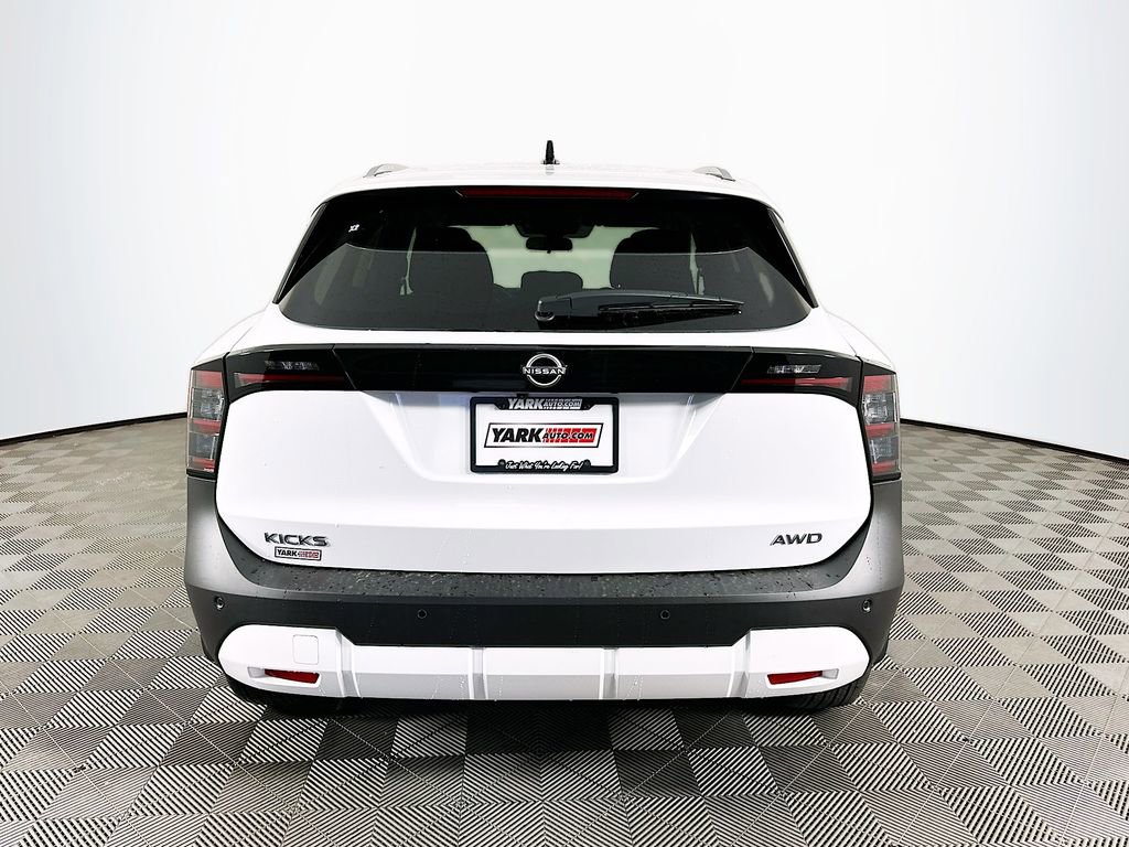 New 2026 Nissan Kicks SV image 9