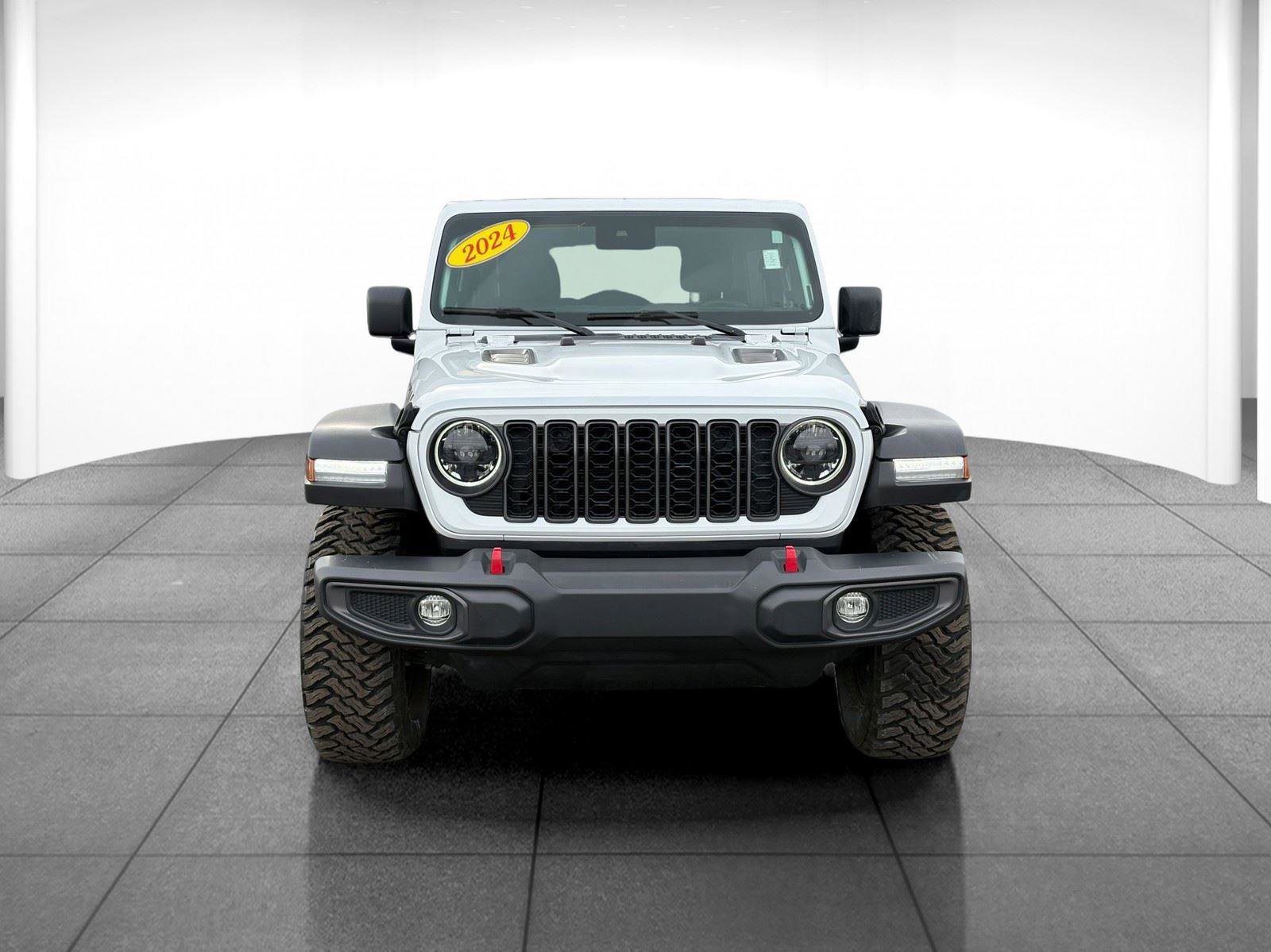 Used 2024 Jeep Wrangler Unlimited Rubicon image 2