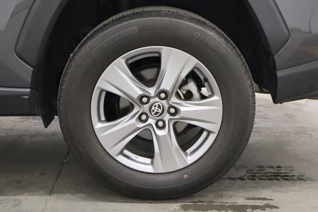 Used 2022 Toyota RAV4 XLE image 44