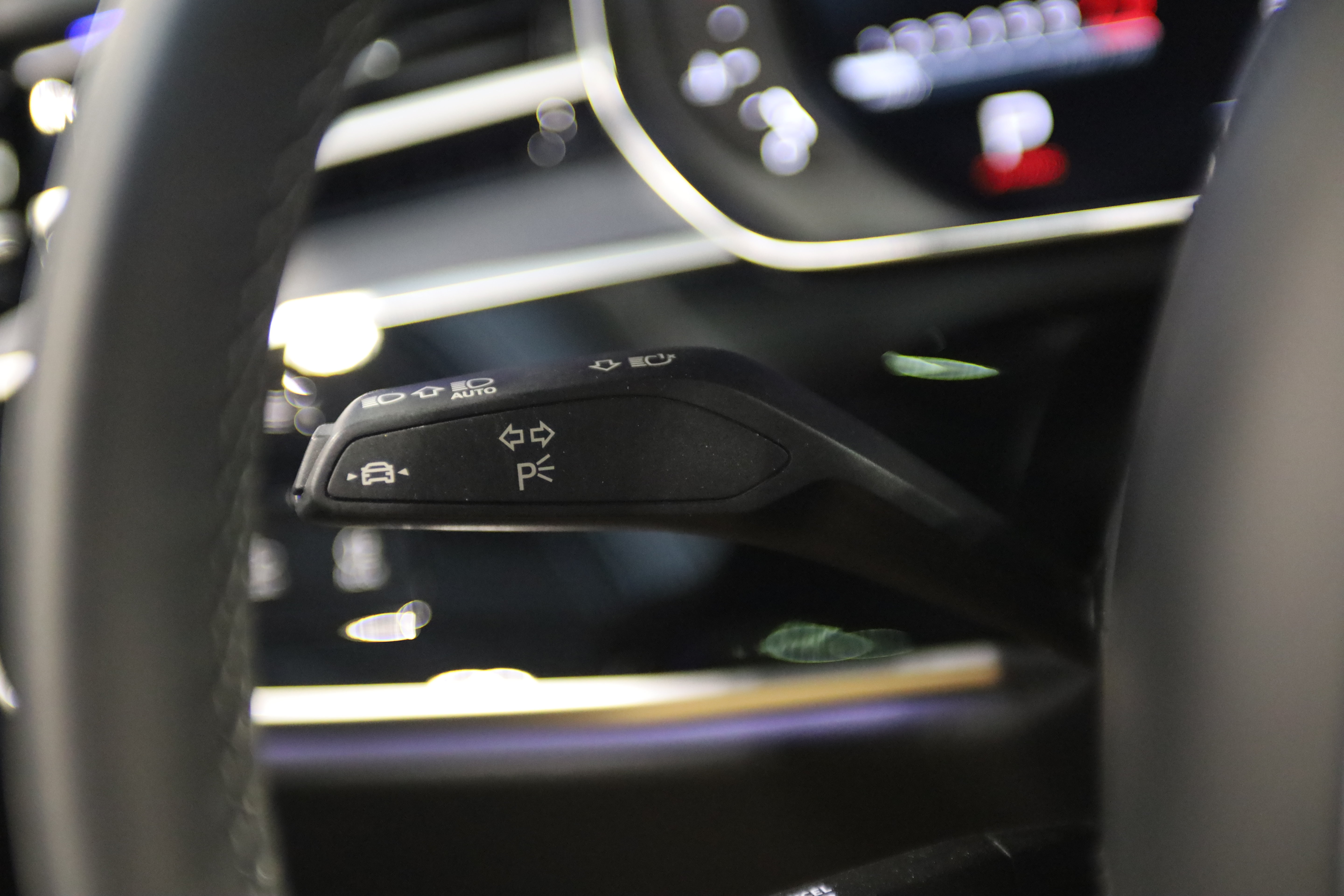 Used 2023 Audi S8 AWD/4WD image 19
