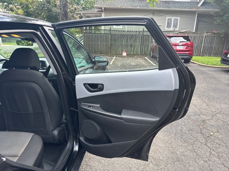 Used 2020 Hyundai Kona SE FWD image 14