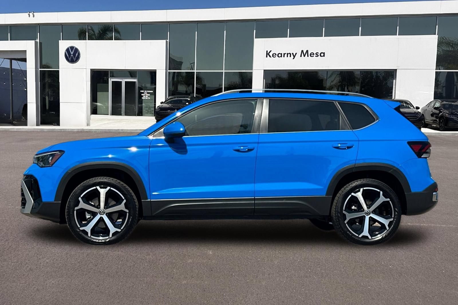 Used 2025 Volkswagen Taos SEL AWD/4WD image 7