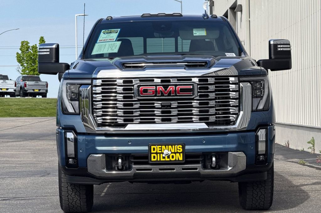 Used 2025 GMC Sierra 3500 Denali w/ Denali Reserve Package image 9