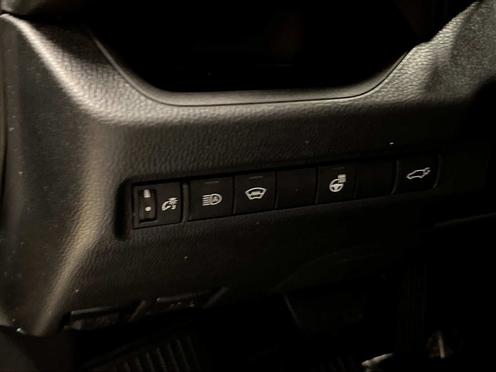 Used 2023 Toyota RAV4 XLE Premium image 32