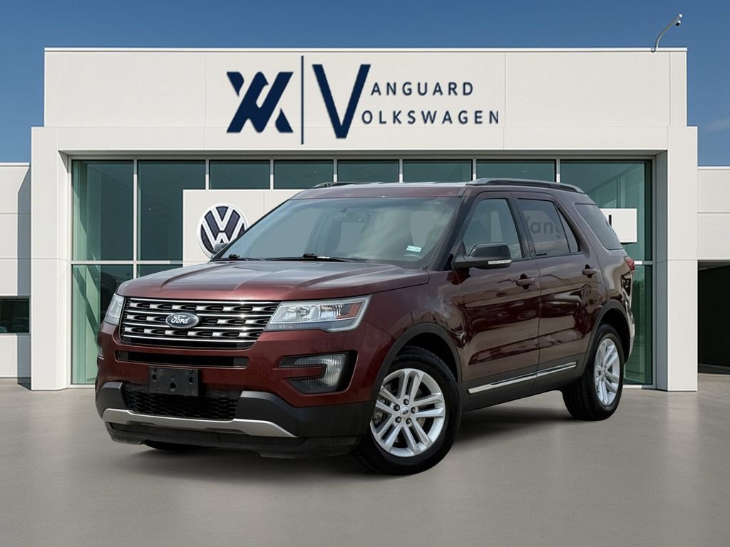 Used 2016 Ford Explorer XLT w/ Equipment Group 202A FWD image 1