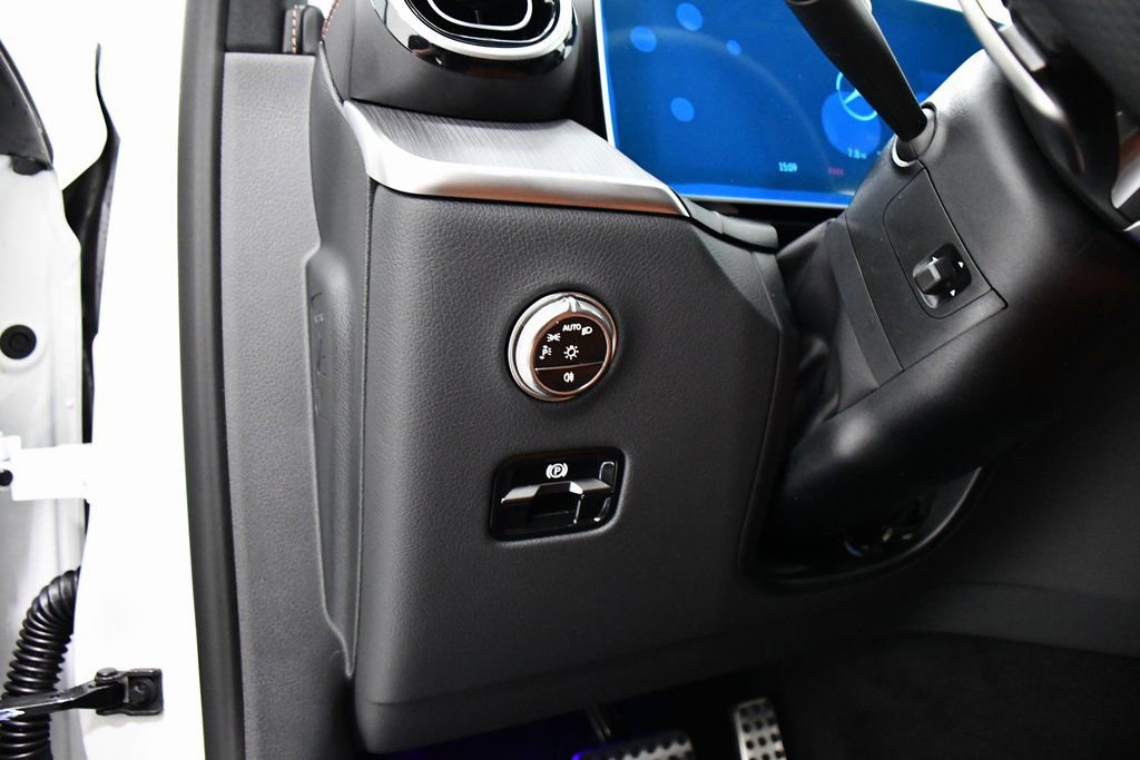 New 2026 Mercedes-Benz GLC 43 AMG 4MATIC image 9