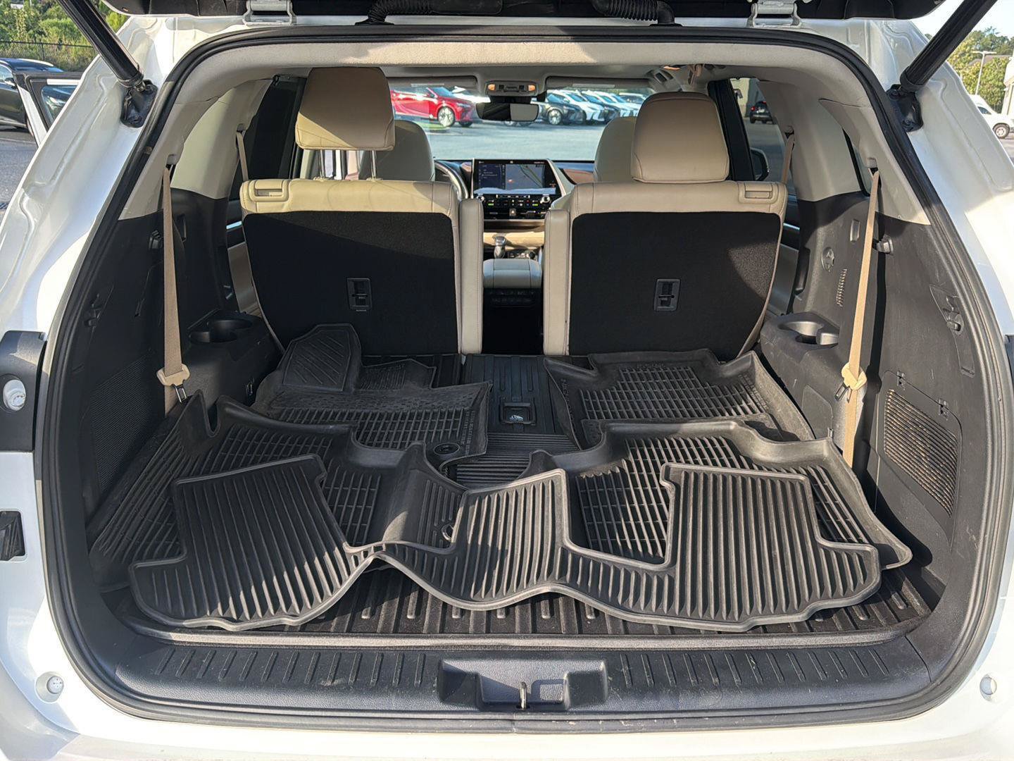 Used 2022 Toyota Highlander Platinum AWD/4WD image 35