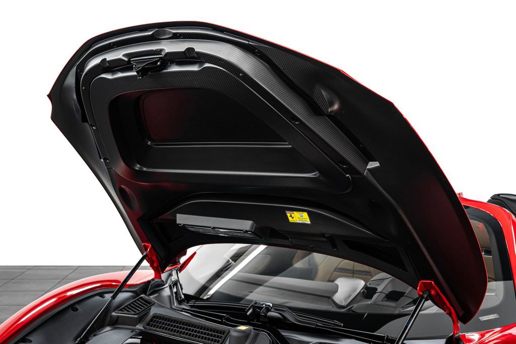 Used 2023 Ferrari SF90 Spider Base image 12