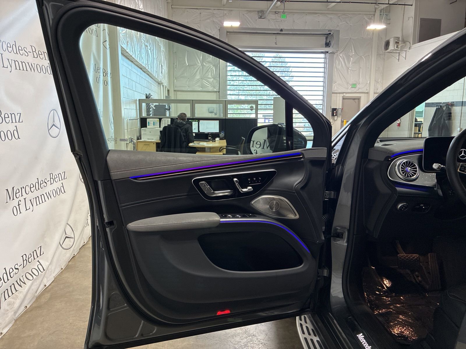 Used 2023 Mercedes-Benz EQS 450+ 4MATIC SUV image 12