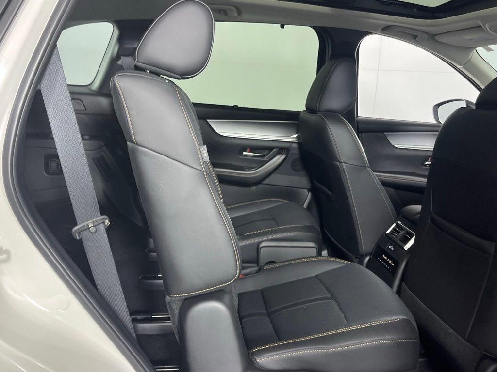 Used 2025 MAZDA CX-90 Plug-In Hybrid w/Premium Sport image 31