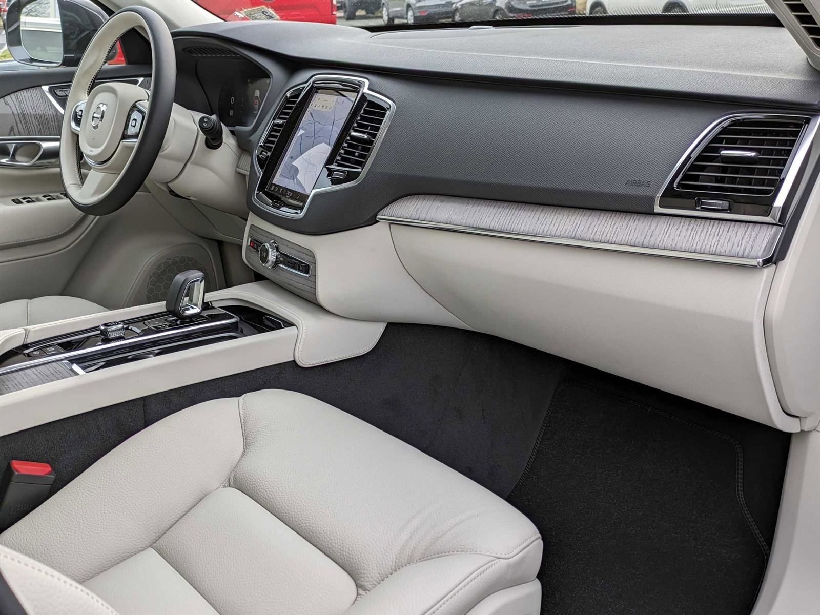 New 2024 Volvo XC90 T8 Plus image 45