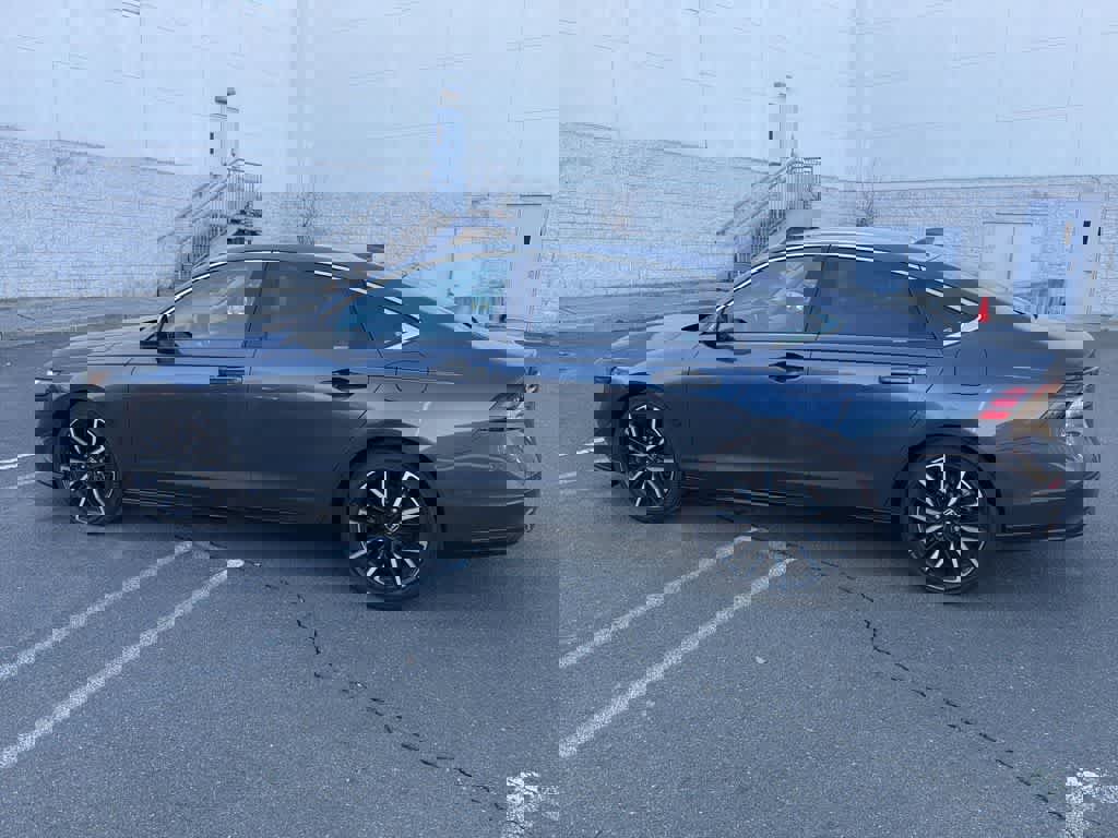 Used 2024 Honda Accord Touring image 7