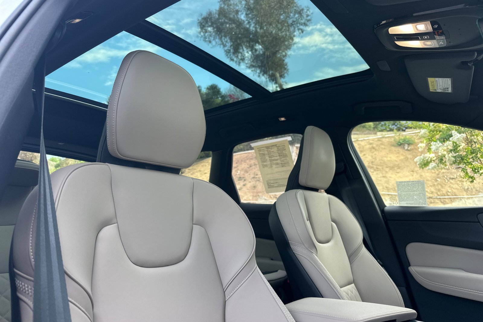 Certified 2026 Volvo XC60 B5 Plus w/ Protection Package Premier AWD/4WD image 20