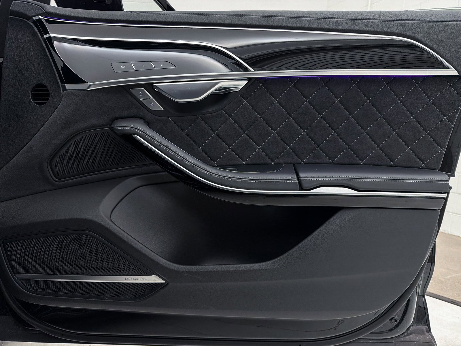 Used 2024 Audi S8 4.0T image 41