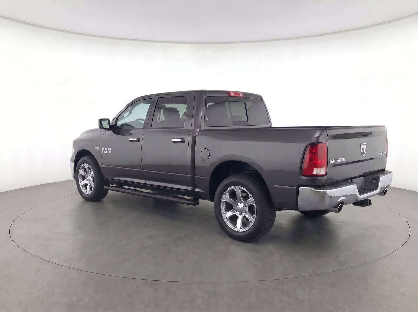 Used 2016 RAM 1500 Laramie w/ Convenience Group AWD/4WD image 3