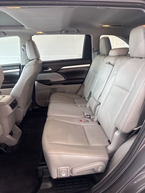 Used 2017 Toyota Highlander XLE FWD image 20