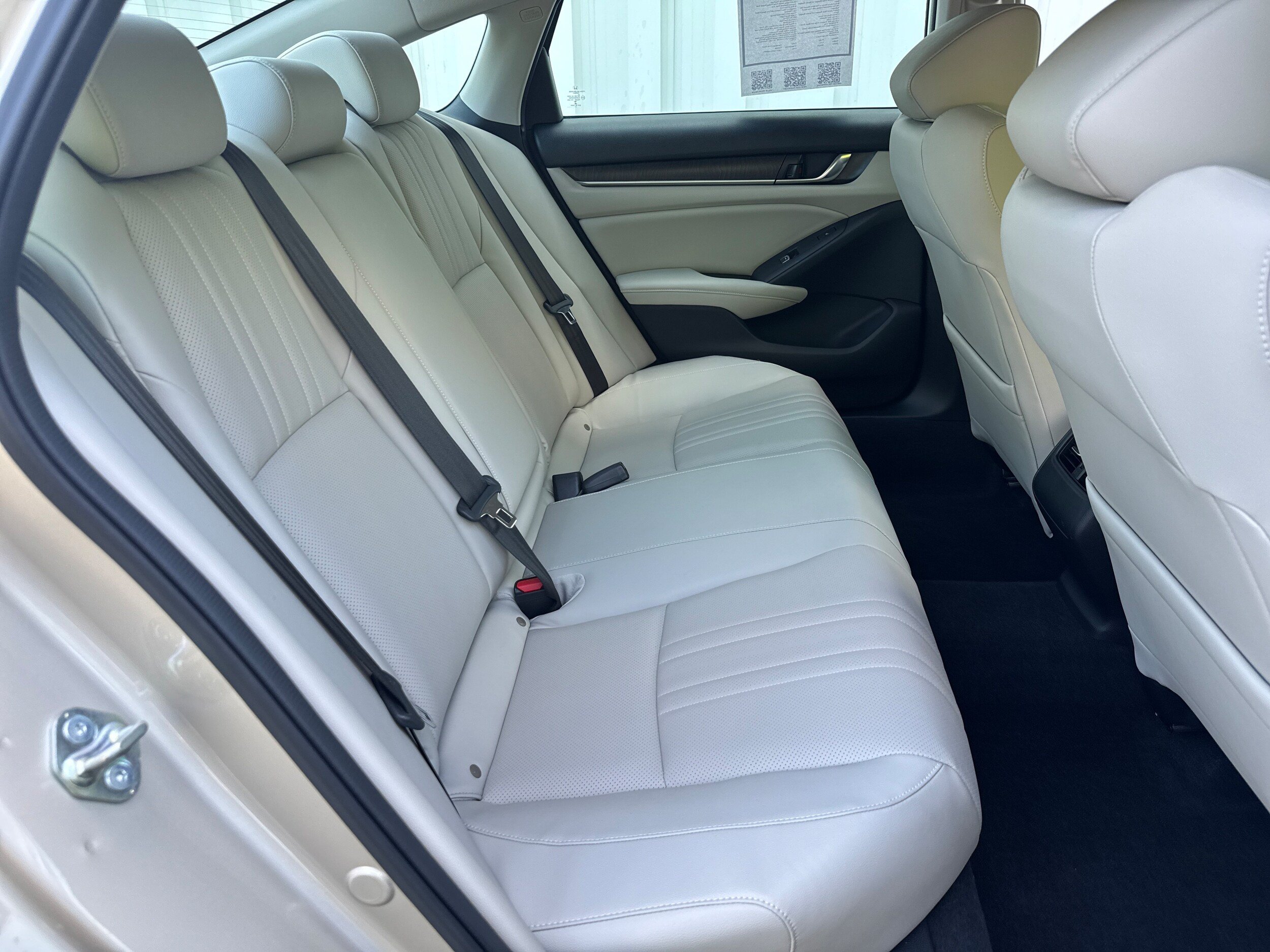 Used 2018 Honda Accord Touring image 13