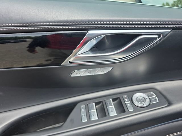 Used 2025 Genesis GV80 2.5T Standard AWD/4WD image 23