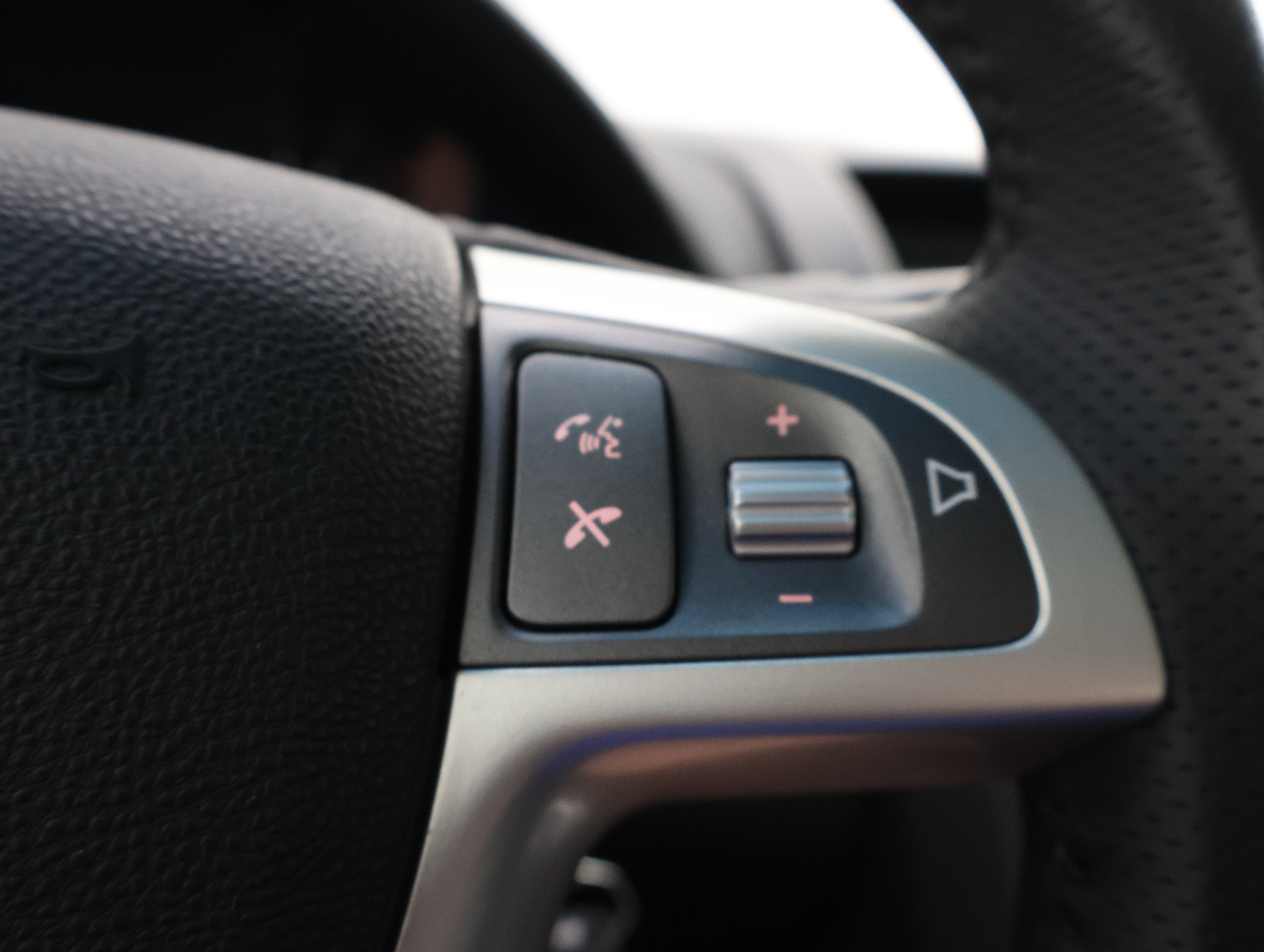 Used 2009 Pontiac G8 GT w/ Premium Package RWD image 15
