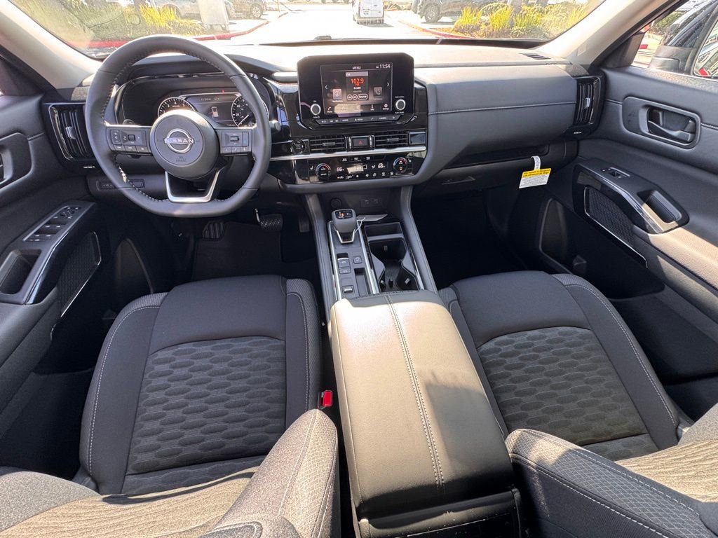New 2025 Nissan Pathfinder SV image 11